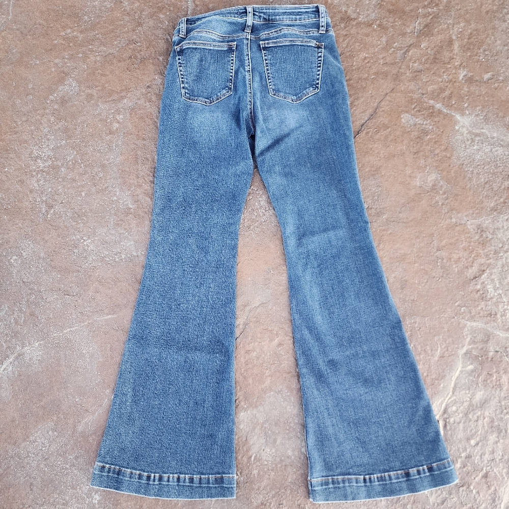 Silver Jeans High Note Flare - Picture 2 of 6